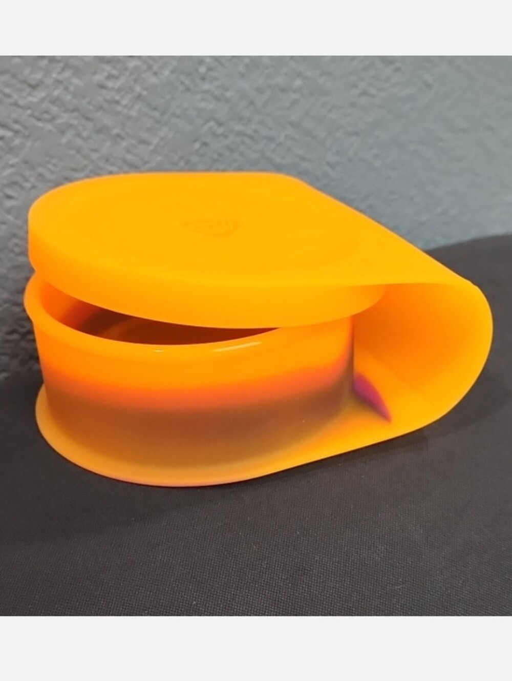 NWOT RETIRED Silipint 10 oz Lidded Go Go Bowl Neon Orange Purple Fuschia